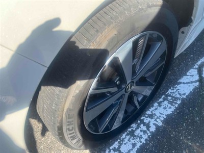 2020 Nissan Leaf - Thumbnail