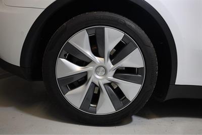 2022 Tesla Model Y - Thumbnail