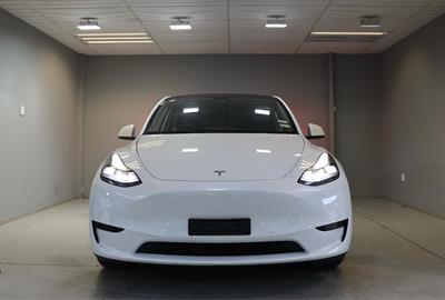2022 Tesla Model Y - Thumbnail