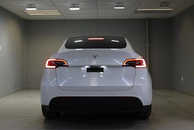 2022 Tesla Model Y - Thumbnail