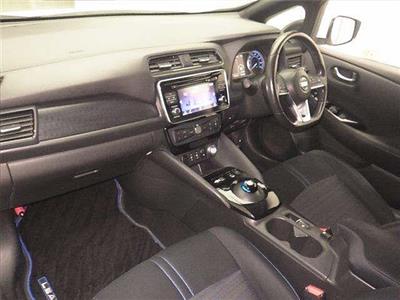 2017 Nissan Leaf - Thumbnail