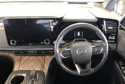 2024 Lexus LM 500H - Thumbnail