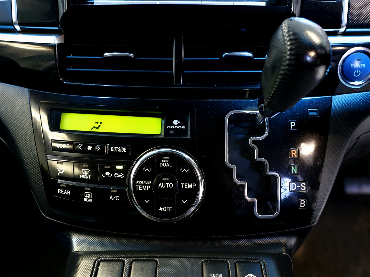 2015 Toyota Estima