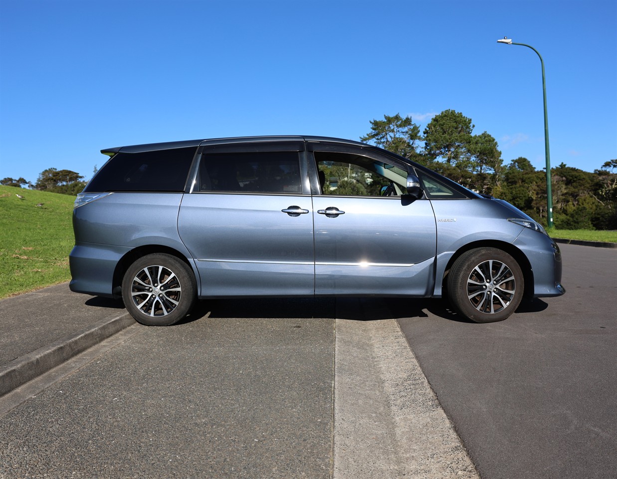 2015 Toyota Estima