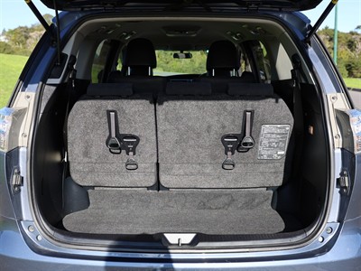 2015 Toyota Estima - Thumbnail