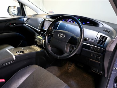 2015 Toyota Estima - Thumbnail