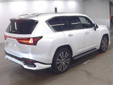 2025 Lexus LX600 - Thumbnail