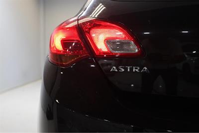 2015 Opel Astra - Thumbnail