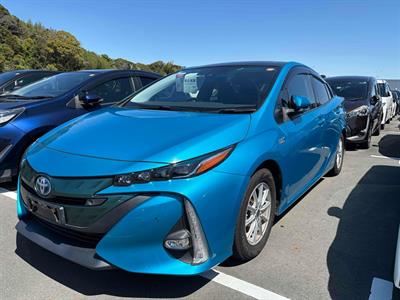 2019 Toyota Prius - Thumbnail