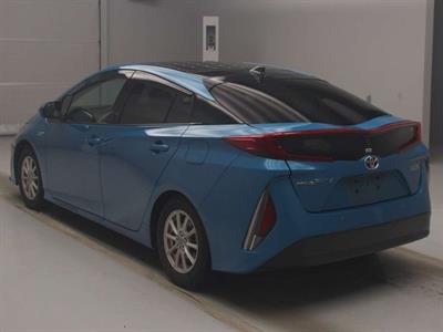 2019 Toyota Prius - Thumbnail