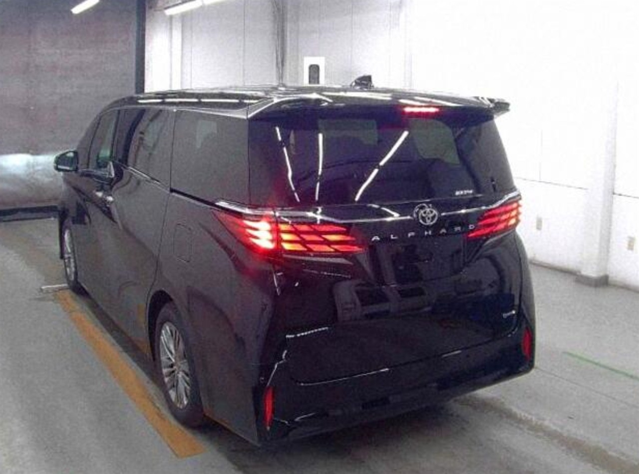 2026 Toyota Alphard