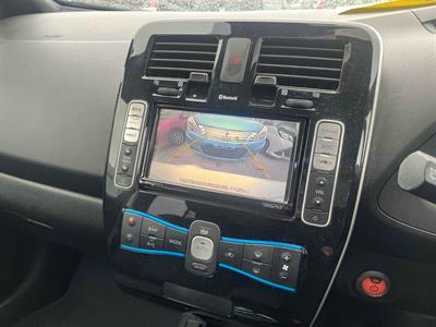 2017 Nissan Leaf - Thumbnail