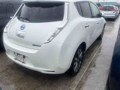 2017 Nissan Leaf - Thumbnail