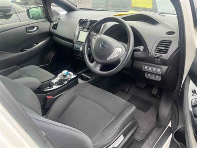 2017 Nissan Leaf - Thumbnail