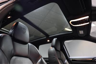 2018 Porsche Cayenne - Thumbnail