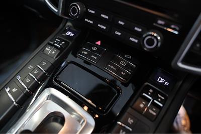 2018 Porsche Cayenne - Thumbnail