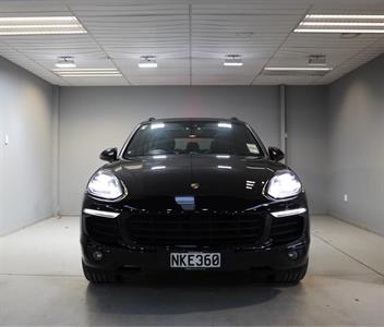 2018 Porsche Cayenne - Thumbnail