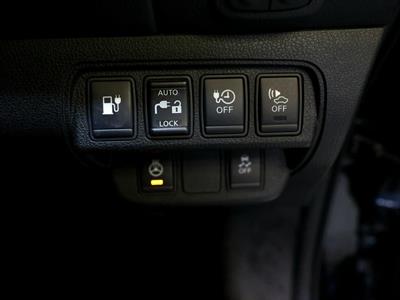 2015 Nissan Leaf - Thumbnail