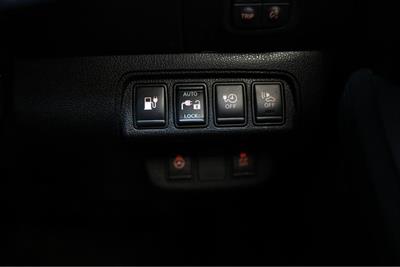 2015 Nissan Leaf - Thumbnail