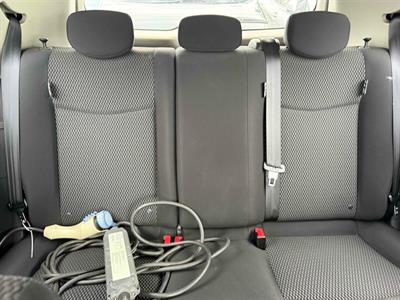 2015 Nissan Leaf - Thumbnail