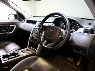 2016 Land Rover Discovery - Thumbnail