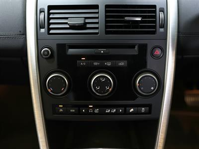 2016 Land Rover Discovery - Thumbnail