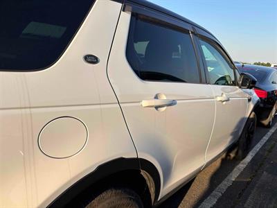 2016 Land Rover Discovery - Thumbnail