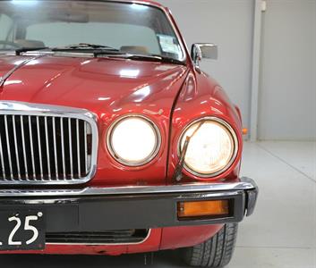 1982 Jaguar XJ6 - Thumbnail