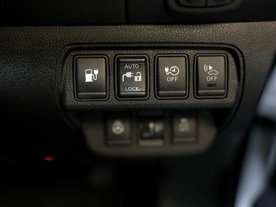 2014 Nissan Leaf - Thumbnail