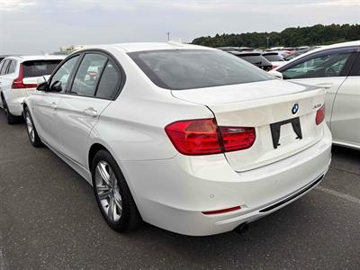 2012 BMW 320i - Thumbnail