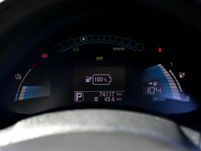 2015 Nissan Leaf - Thumbnail