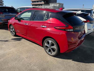 2021 Nissan Leaf - Thumbnail