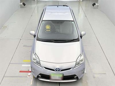 2015 Toyota Prius - Thumbnail