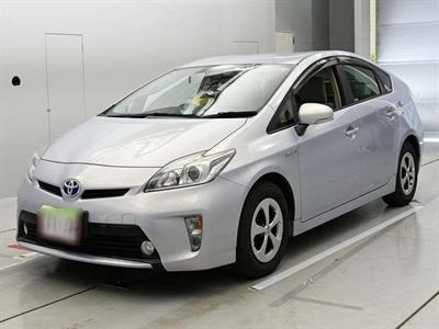 2015 Toyota Prius - Thumbnail