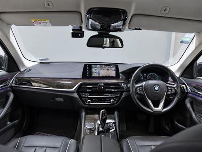 2017 BMW 540i - Thumbnail
