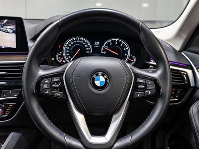 2017 BMW 540i - Thumbnail