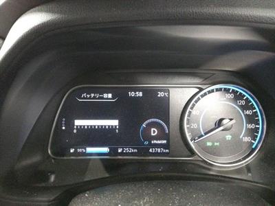 2022 Nissan Leaf - Thumbnail
