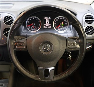 2014 Volkswagen Tiguan - Thumbnail