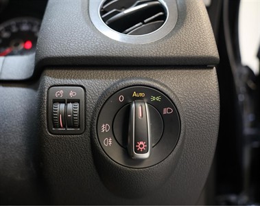 2014 Volkswagen Tiguan - Thumbnail