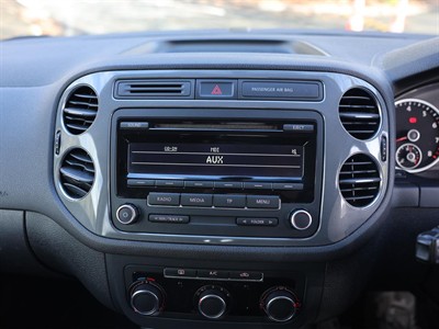 2014 Volkswagen Tiguan - Thumbnail
