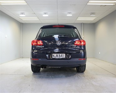 2014 Volkswagen Tiguan - Thumbnail