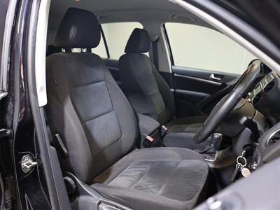 2014 Volkswagen Tiguan - Thumbnail