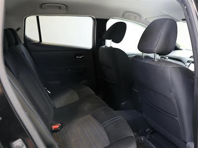 2019 Nissan Leaf - Thumbnail