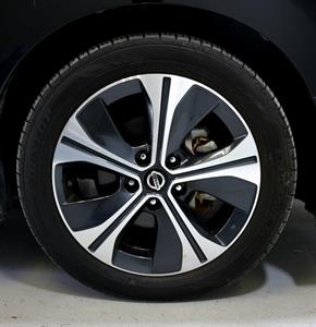 2019 Nissan Leaf - Thumbnail