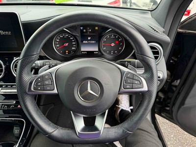 2016 Mercedes-Benz GLC 250 - Thumbnail
