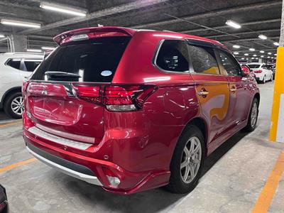 2015 Mitsubishi Outlander - Thumbnail