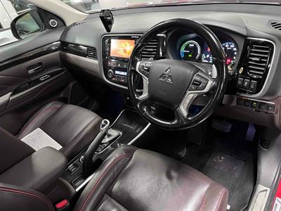 2015 Mitsubishi Outlander - Thumbnail