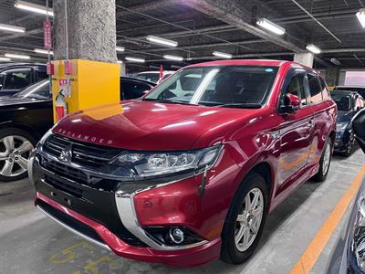 2015 Mitsubishi Outlander - Thumbnail