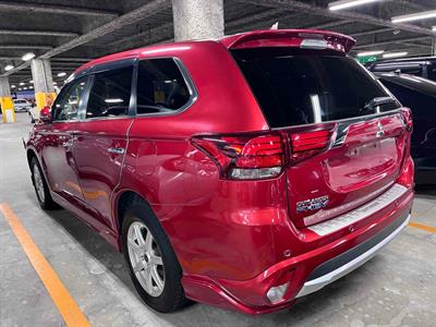 2015 Mitsubishi Outlander - Thumbnail