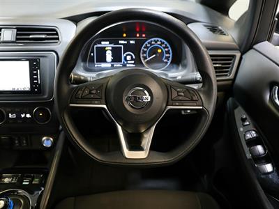 2021 Nissan Leaf - Thumbnail